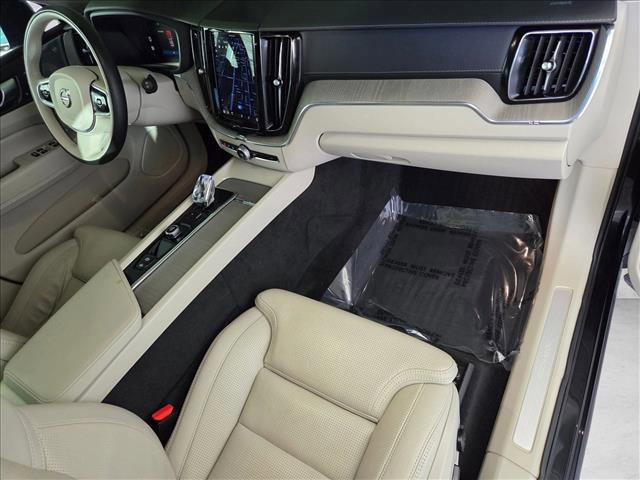 Used 2023 Volvo XC60 T8 Ultimate image 22