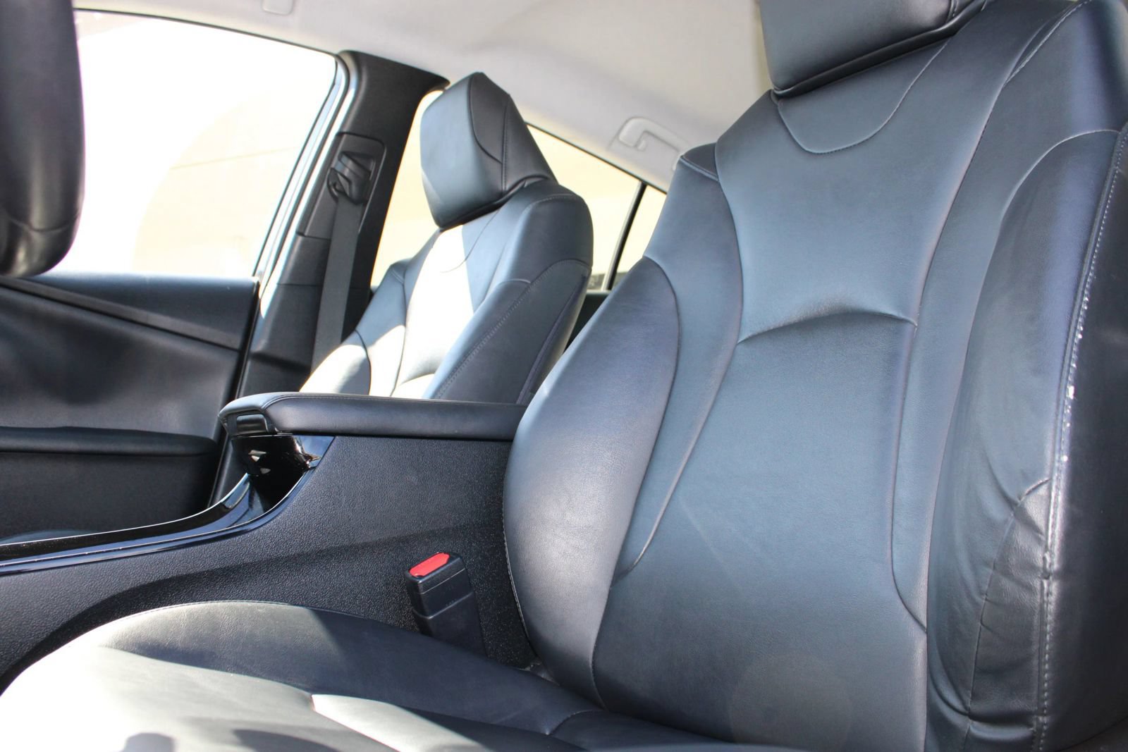Used 2017 Toyota Prius Prime Advanced FWD image 9