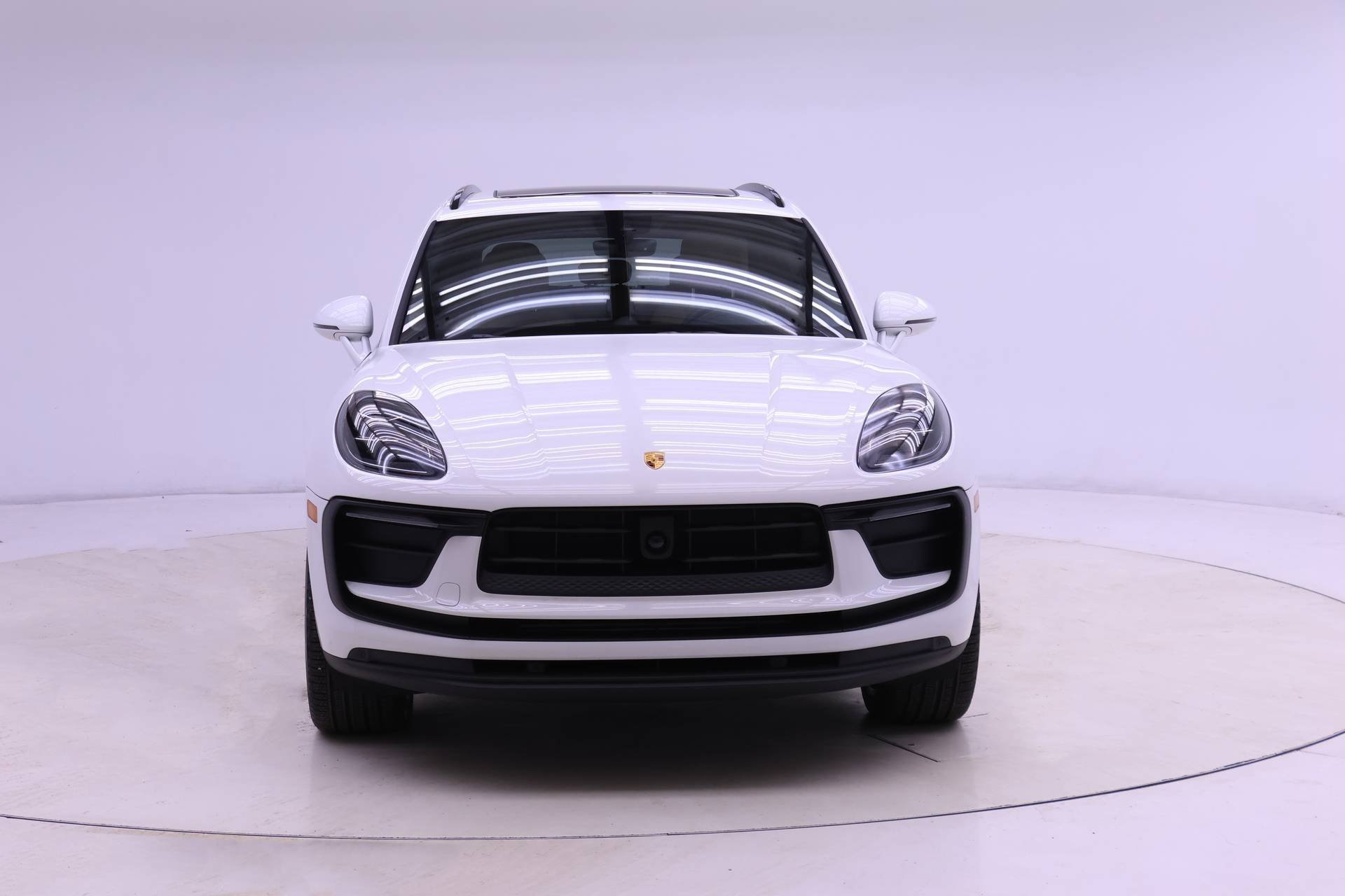 Used 2025 Porsche Macan image 8