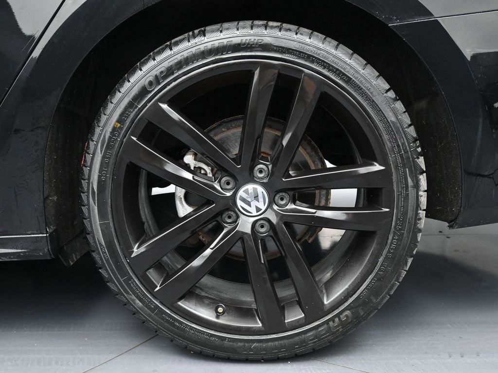 Used 2016 Volkswagen Passat 1.8T R-Line image 10