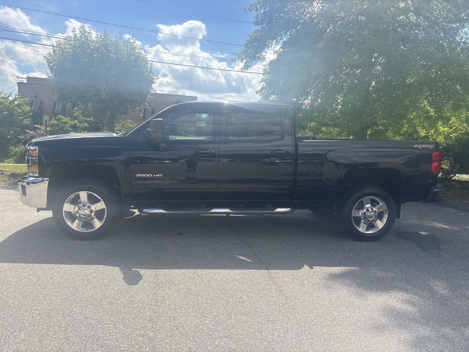 Used 2017 Chevrolet Silverado 2500 LT w/ All Star Edition AWD/4WD image 4