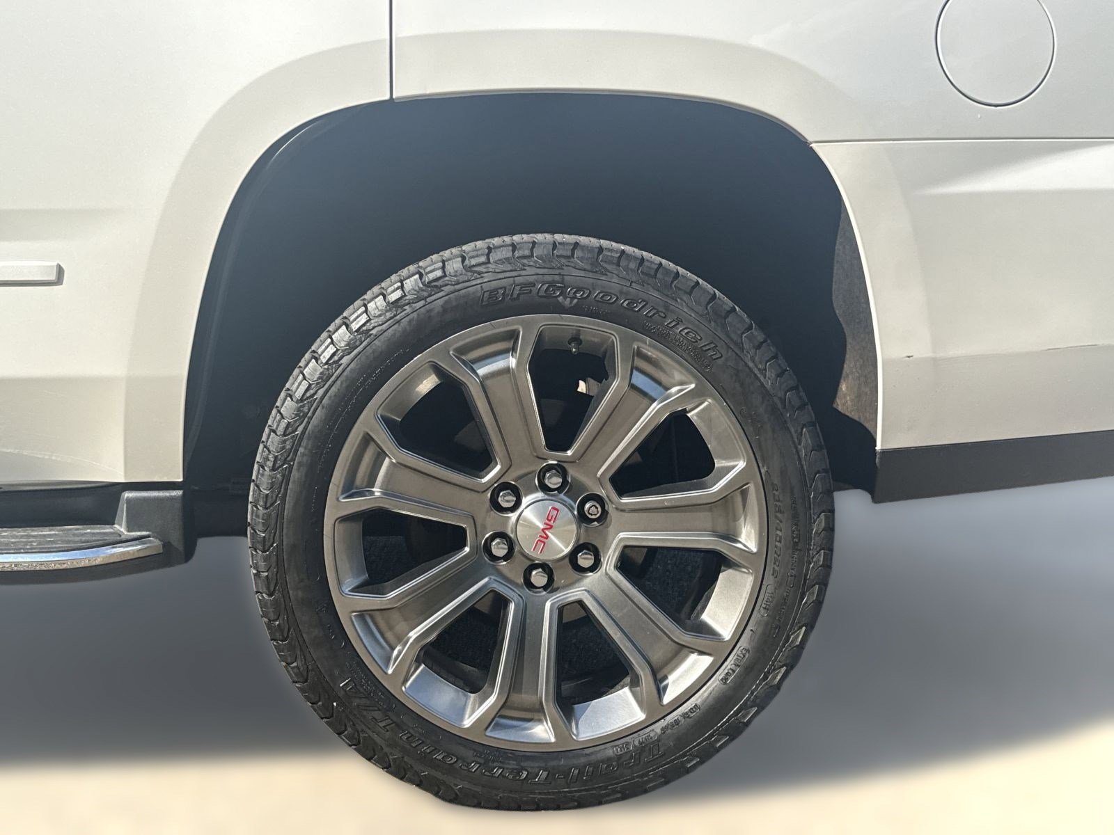 Used 2019 GMC Yukon SLT w/ Open Road Package image 20