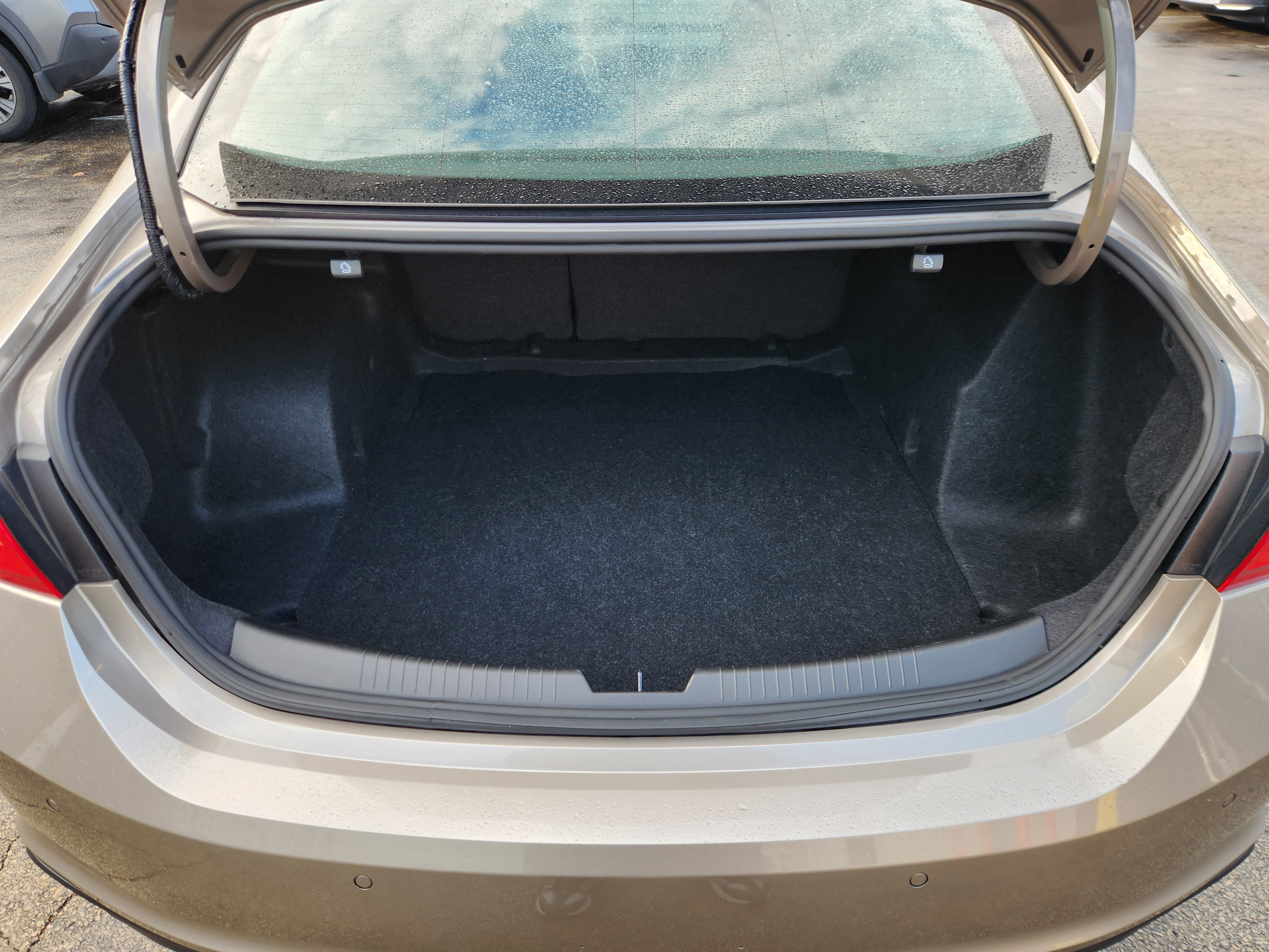 Used 2025 Chevrolet Malibu LT image 18