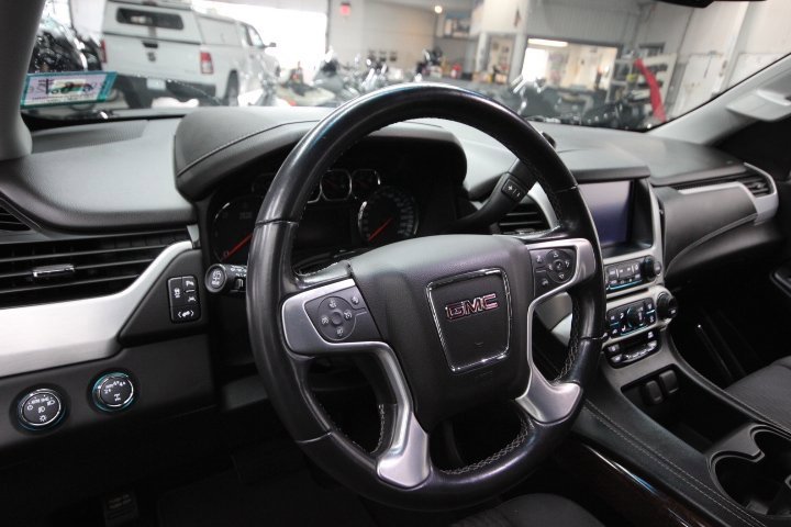 Used 2018 GMC Yukon SLE w/ SLE Value Package image 17