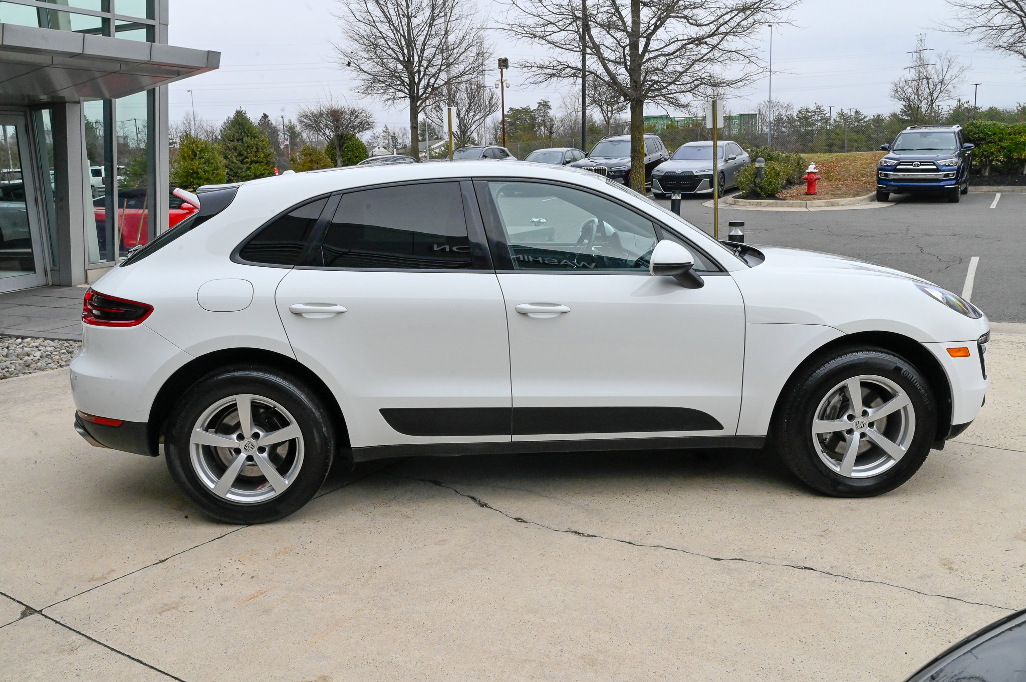 Used 2018 Porsche Macan AWD/4WD image 4