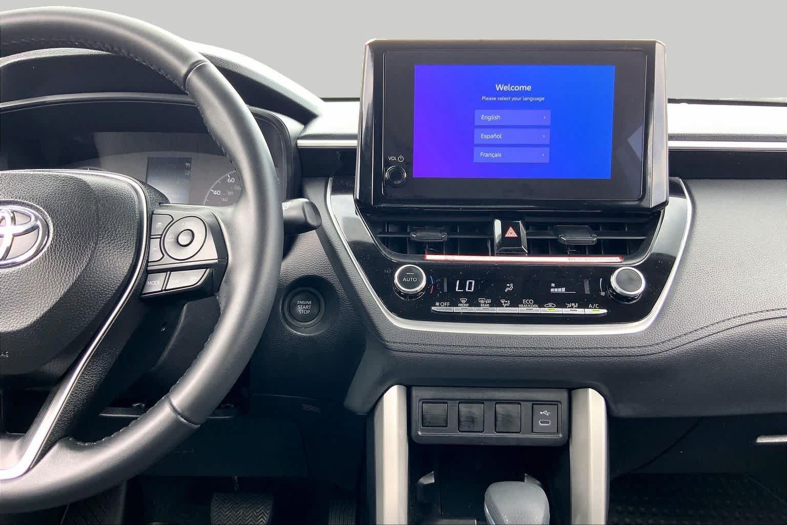 Used 2025 Toyota Corolla Cross LE FWD image 7