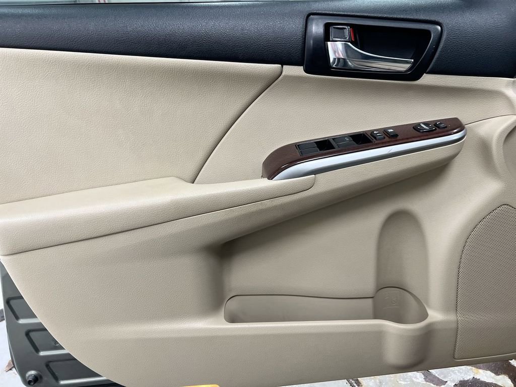 Used 2012 Toyota Camry XLE FWD image 21