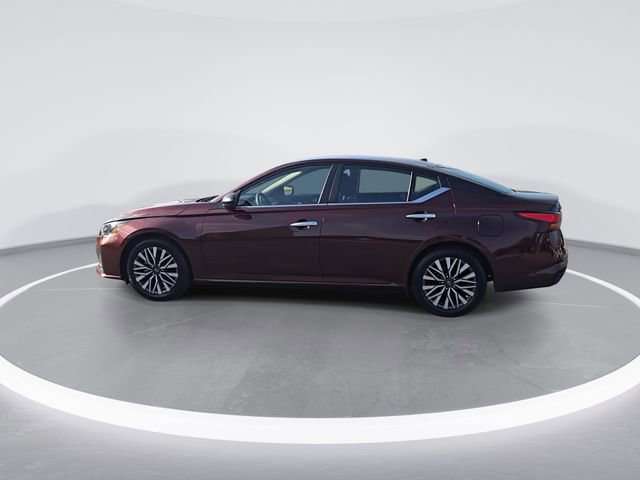 Used 2024 Nissan Altima 2.5 SV FWD image 6