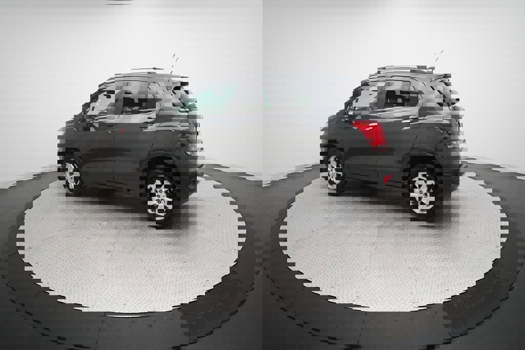 Used 2017 Chevrolet Trax LT w/ Driver Confidence Package image 12