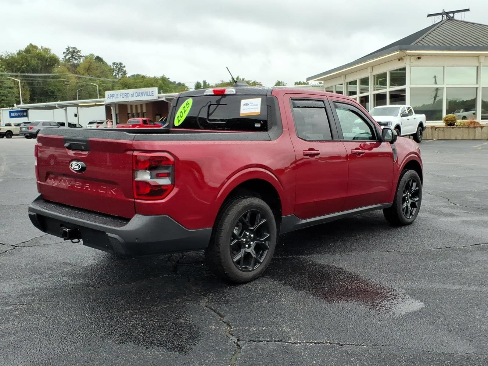 Certified 2025 Ford Maverick Lariat w/ Black Appearance Package AWD/4WD image 8