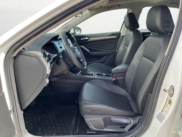 Used 2020 Volkswagen Jetta SE w/ SE Cold Weather Package image 11