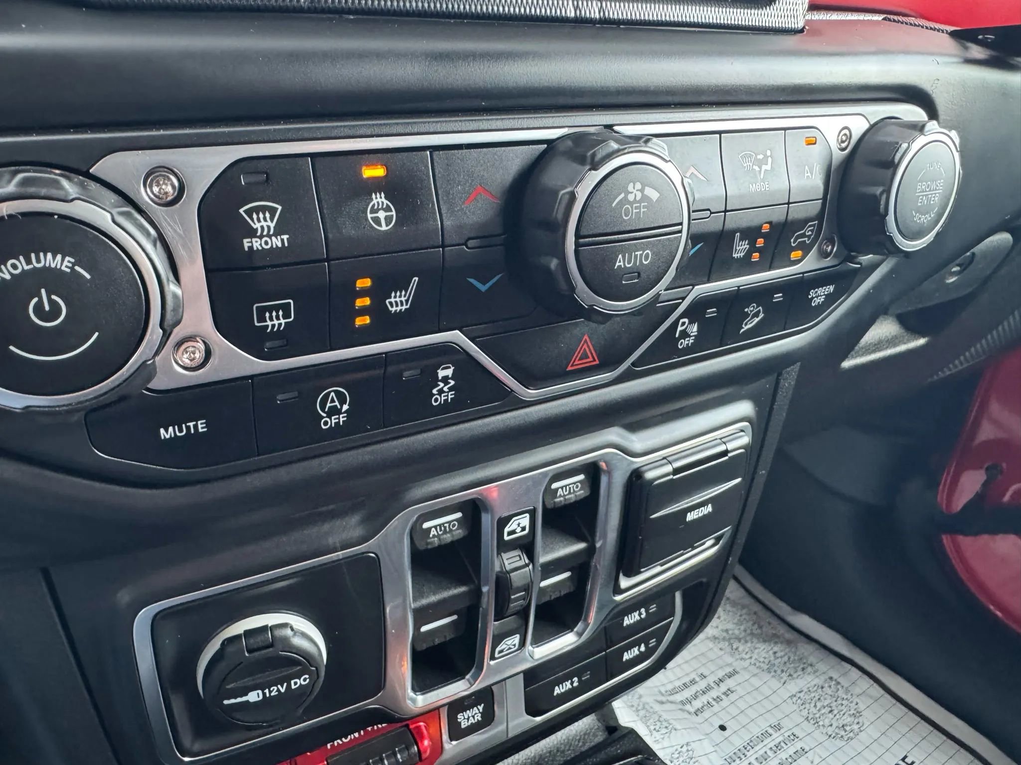 Used 2018 Jeep Wrangler Unlimited Rubicon image 32