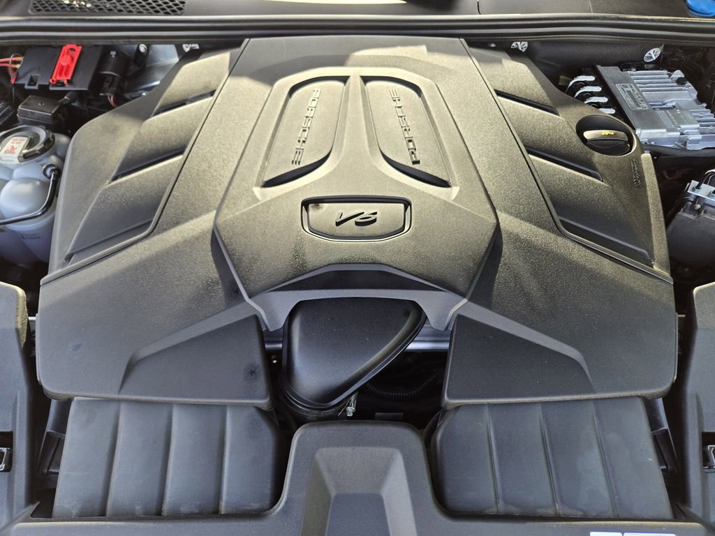 Used 2024 Porsche Cayenne Coupe image 41