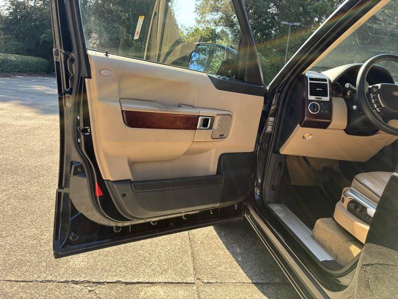 Used 2010 Land Rover Range Rover HSE AWD/4WD image 24