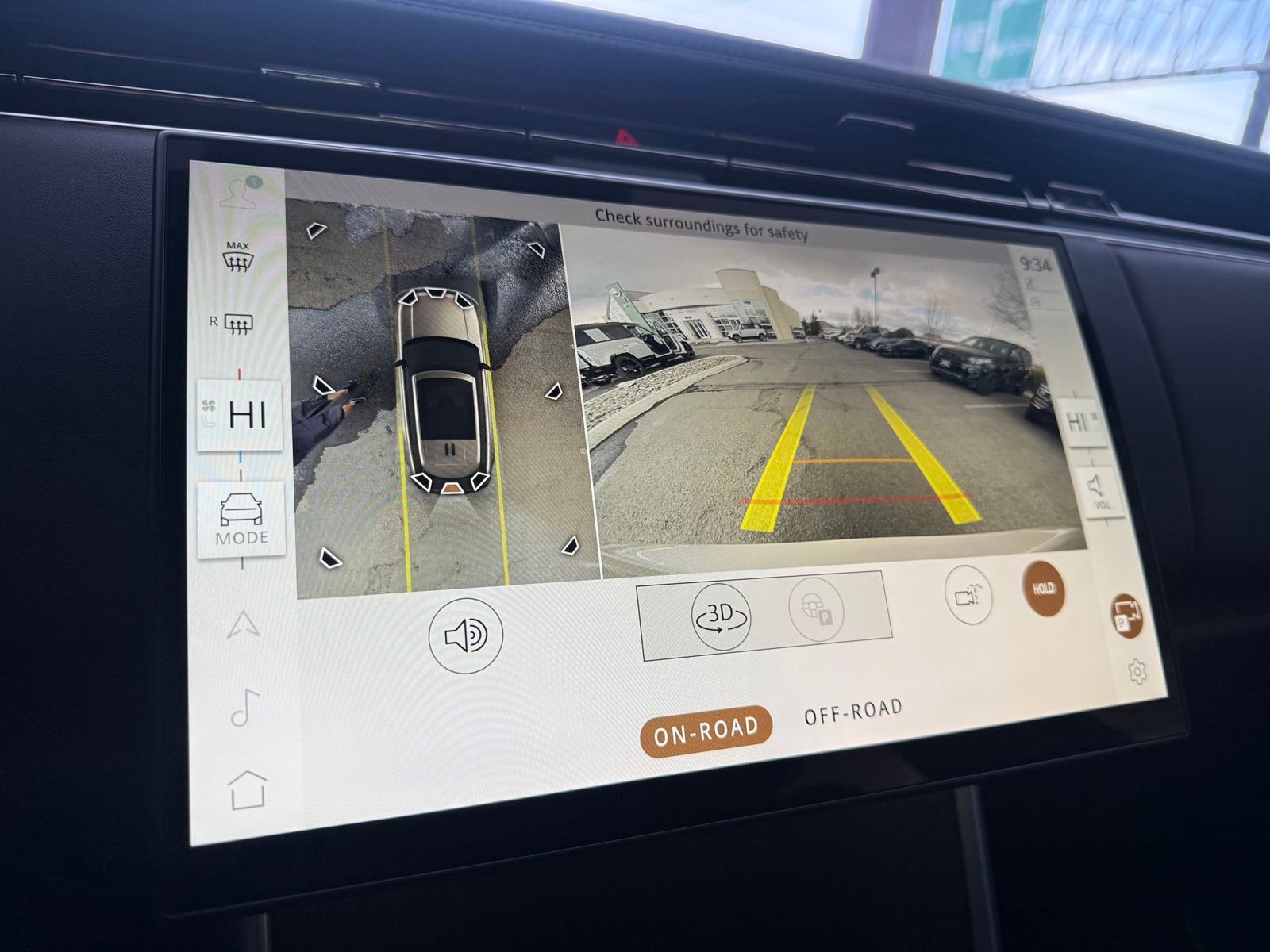 Used 2024 Land Rover Range Rover SE image 12