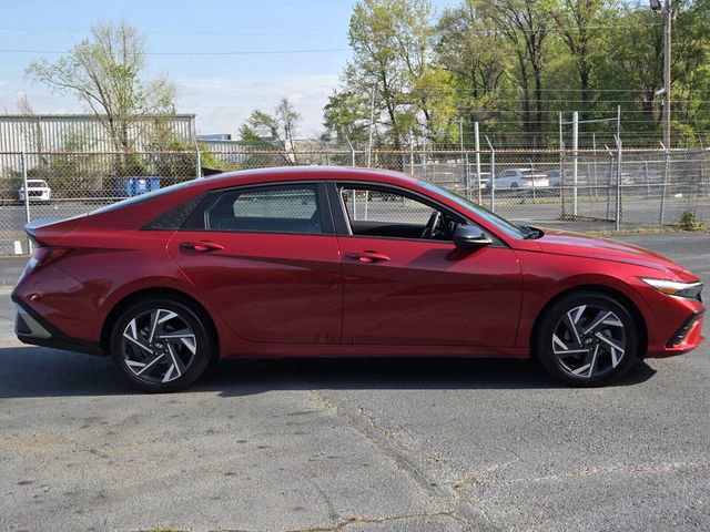 Used 2025 Hyundai Elantra Sport FWD image 6