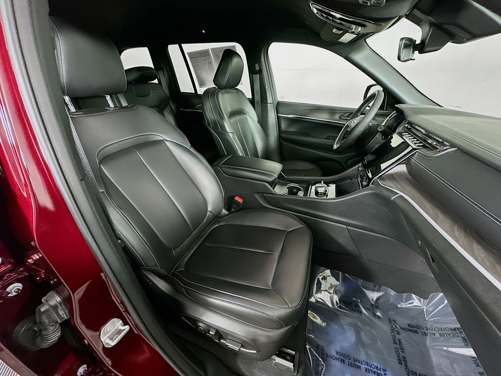 Certified 2025 Jeep Grand Cherokee Limited image 39
