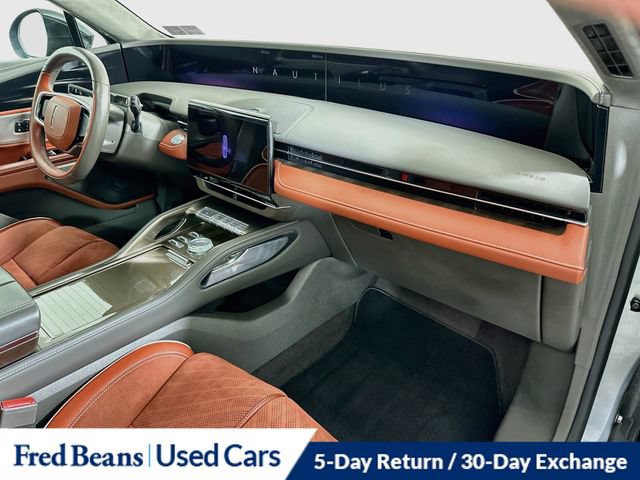 Certified 2024 Lincoln Nautilus Black Label AWD/4WD image 38