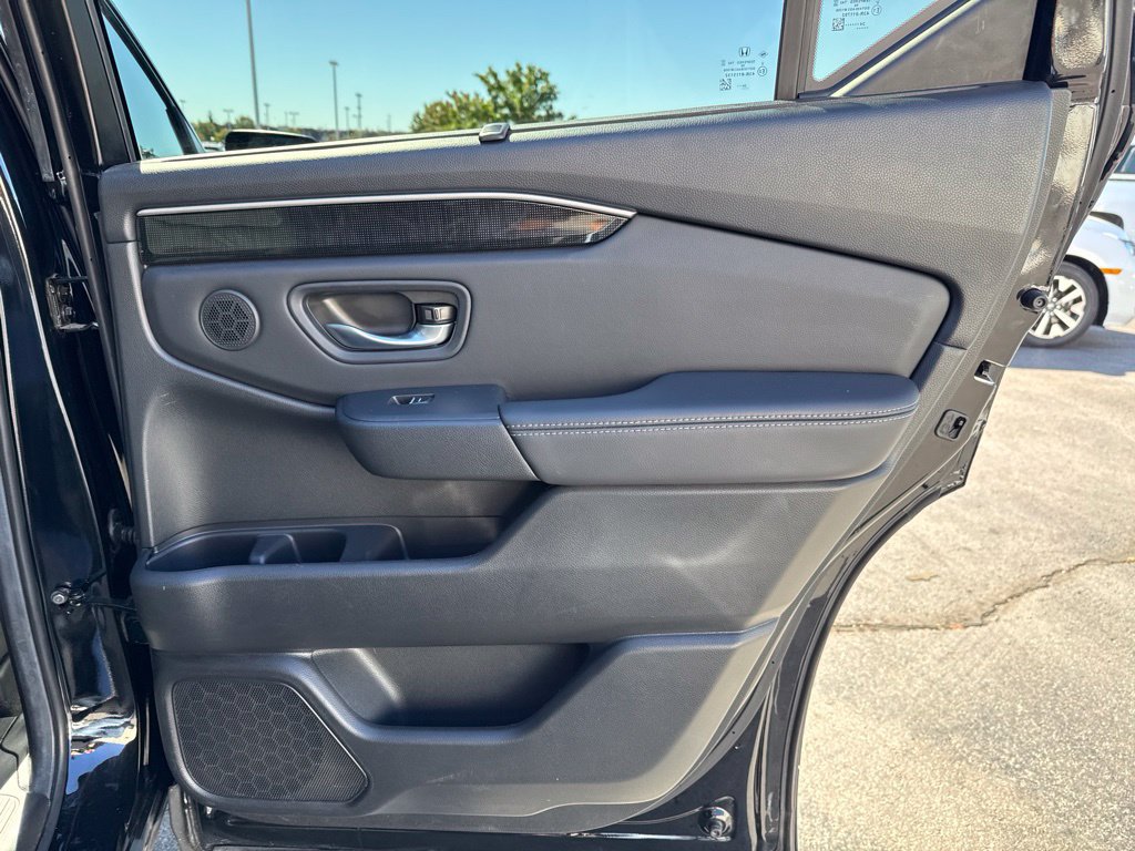 Used 2025 Honda Pilot Elite image 40