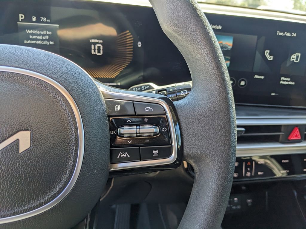 Certified 2025 Kia Sorento LX image 31