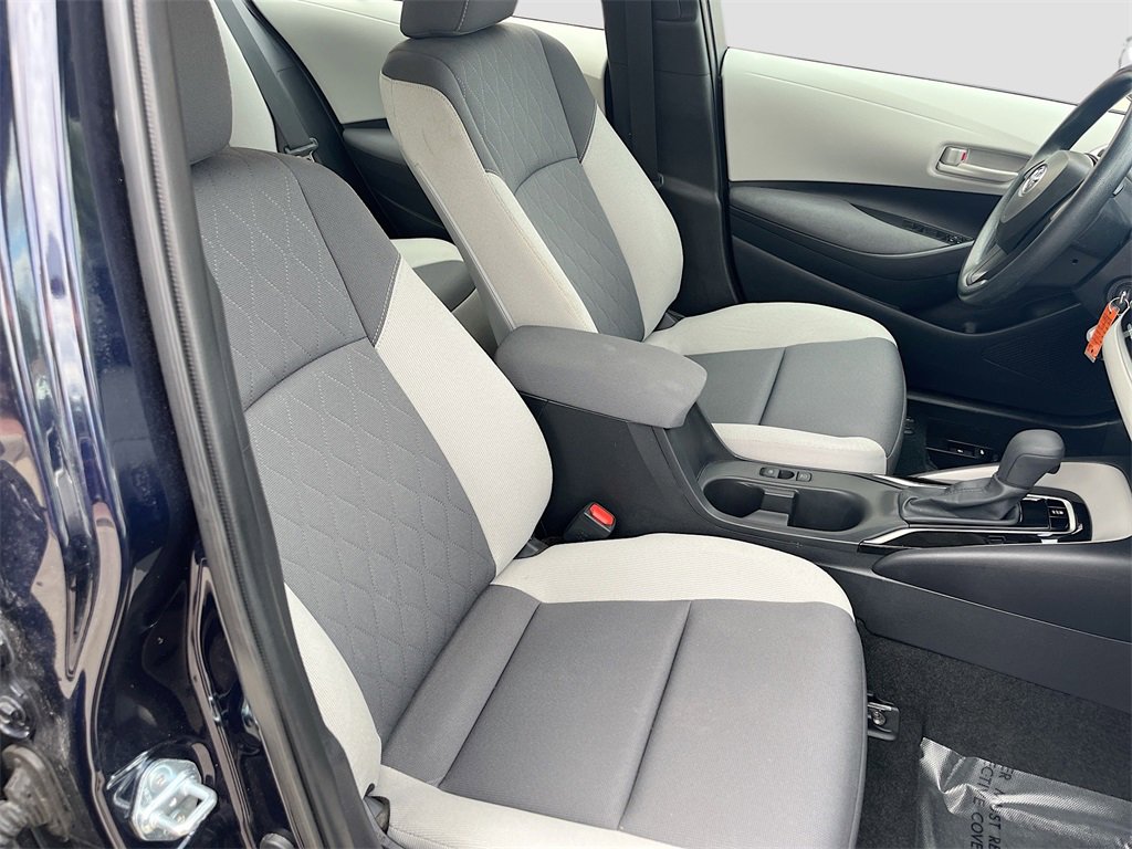 Used 2025 Toyota Corolla LE image 27