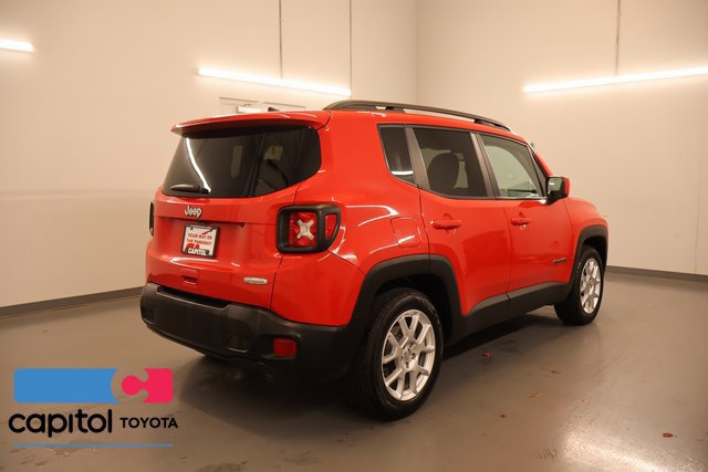 Used 2020 Jeep Renegade Latitude w/ Cold Weather Group FWD image 2