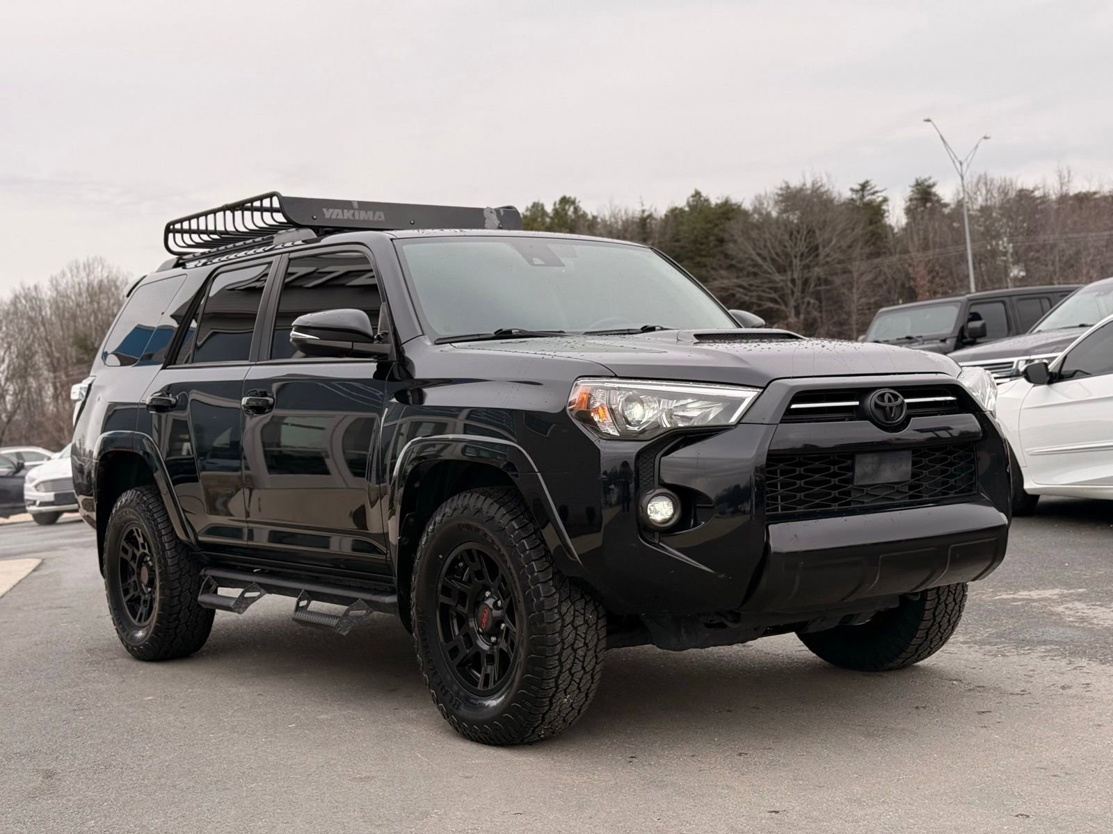 Used 2021 Toyota 4Runner Venture w/ Moonroof Package image 5
