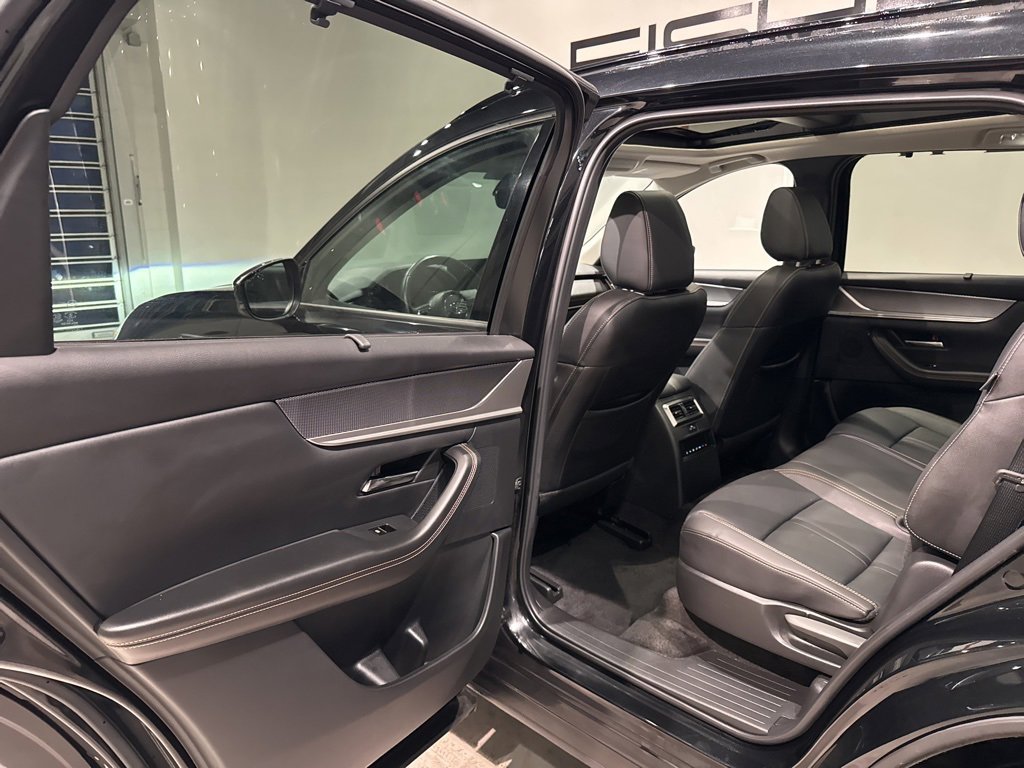Used 2025 MAZDA CX-70 Plug-In Hybrid w/ Premium Pkg image 24