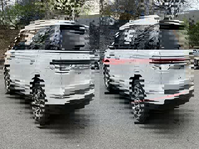 Used 2024 Lincoln Navigator Reserve image 34