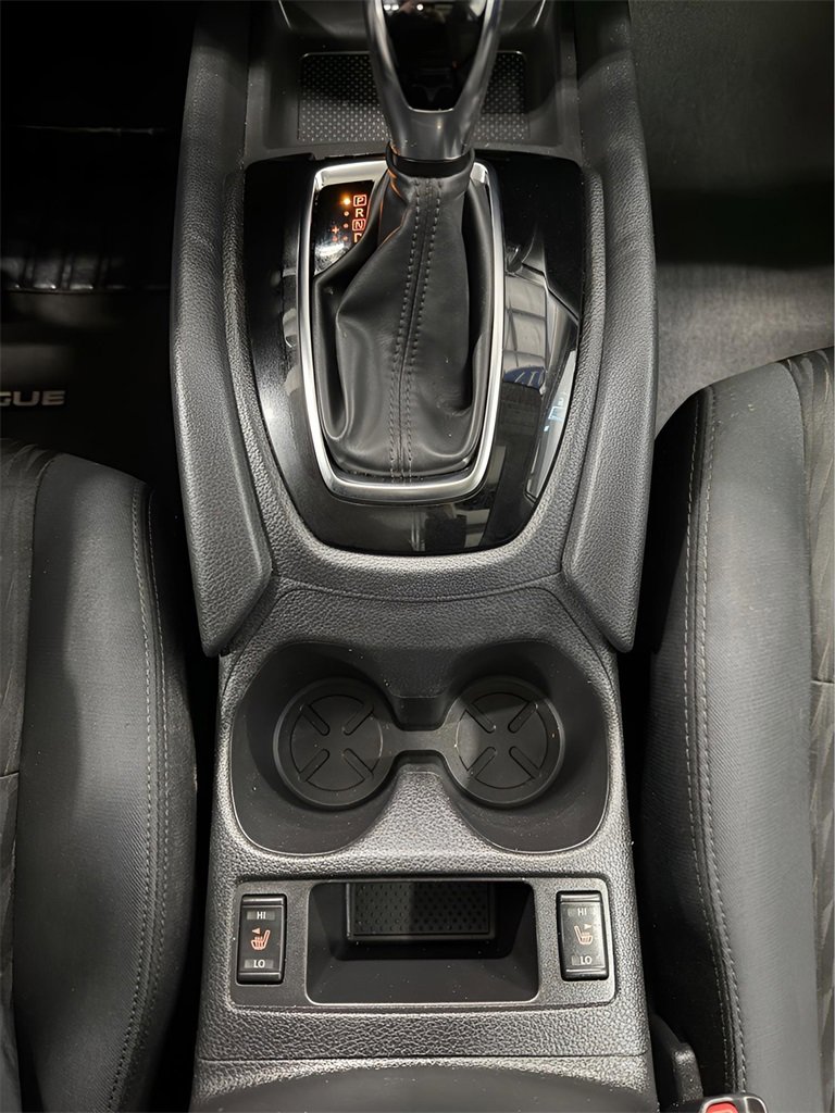 Used 2017 Nissan Rogue SV w/ Sun & Sound Touring Package image 25