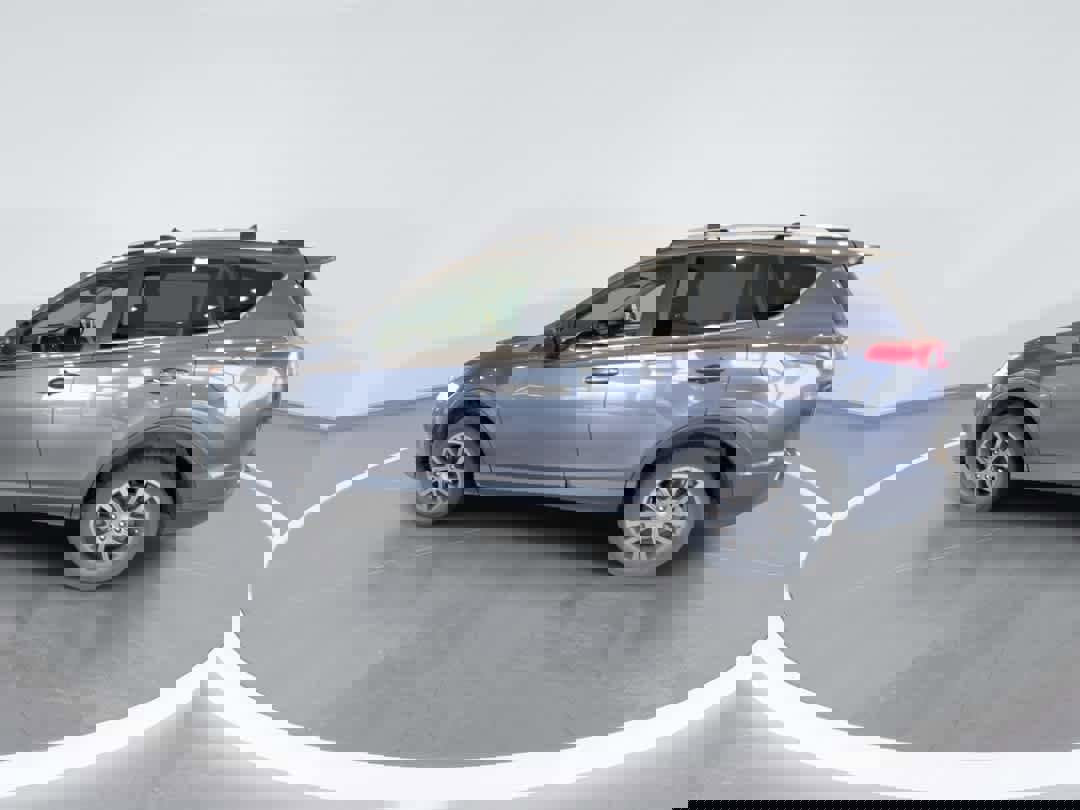 Used 2018 Toyota RAV4 LE w/ All Weather Liner Package image 6