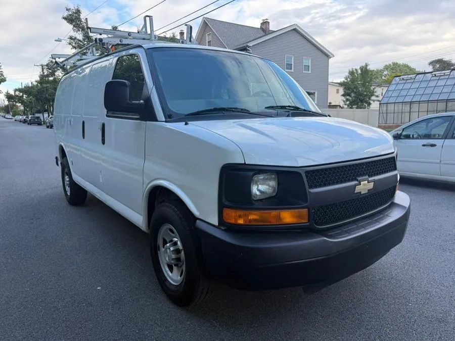 Used 2015 Chevrolet Express 2500 image 9