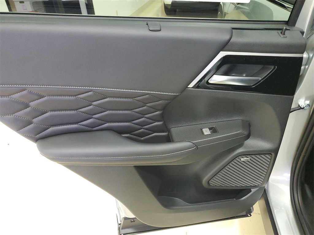New 2025 Mitsubishi Outlander SEL image 12