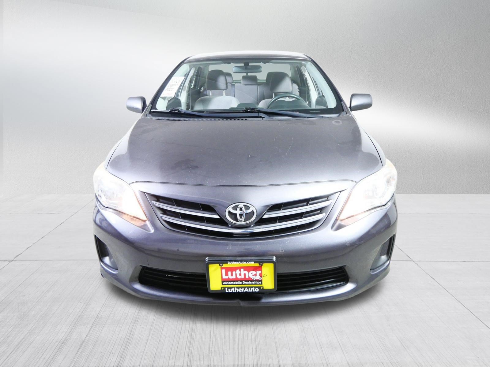 Used 2013 Toyota Corolla LE FWD image 2
