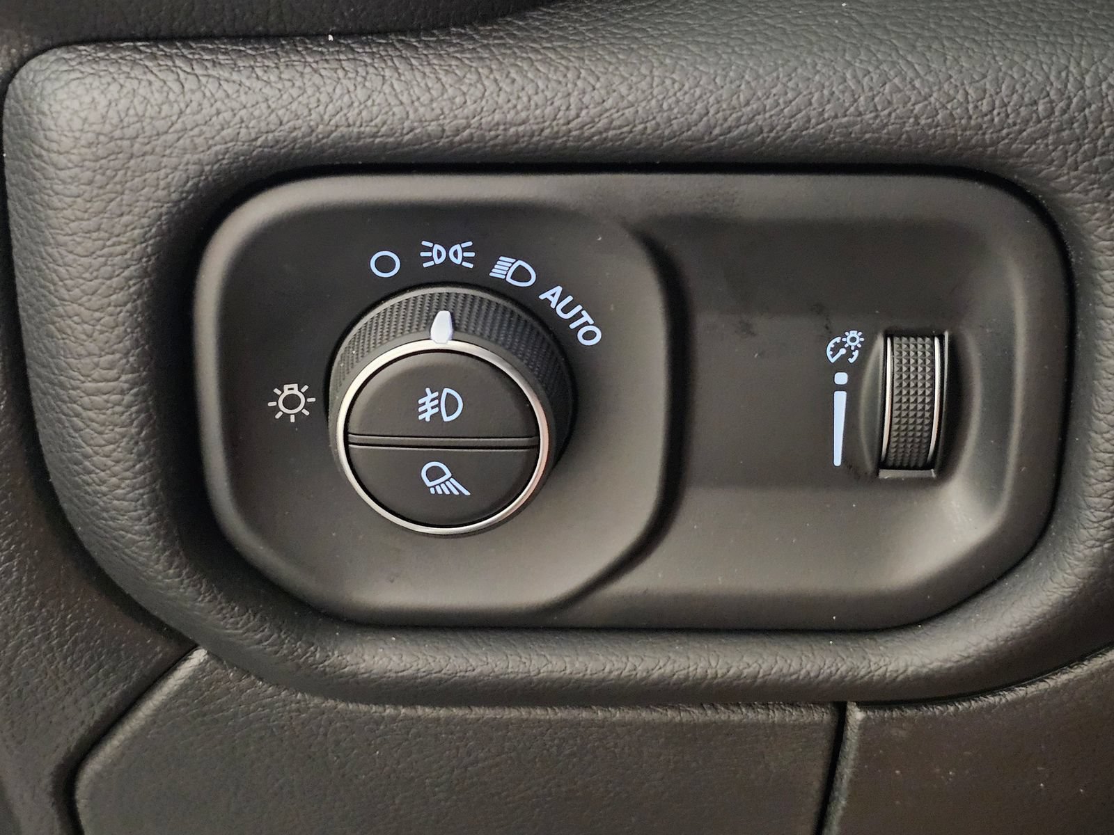 New 2026 RAM 2500 Big Horn AWD/4WD image 19