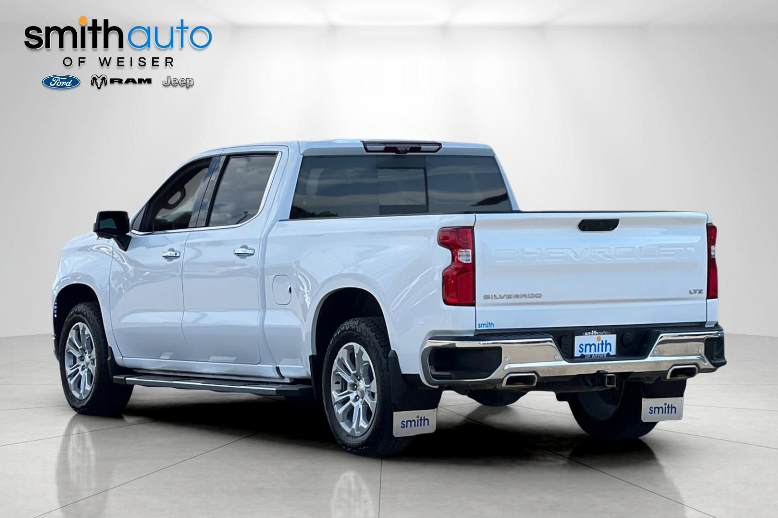 Used 2023 Chevrolet Silverado 1500 LTZ w/ Technology Package AWD/4WD image 7
