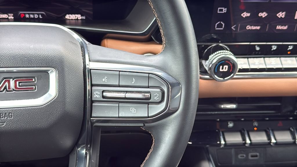 Used 2023 GMC Canyon AT4 w/ Canyon Safety Plus Package AWD/4WD image 21