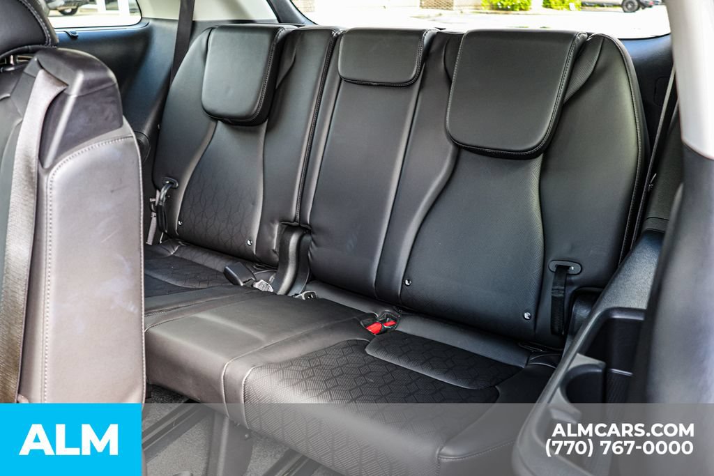 Used 2025 Kia Carnival SX w/ SX Dark Edition Package FWD image 20
