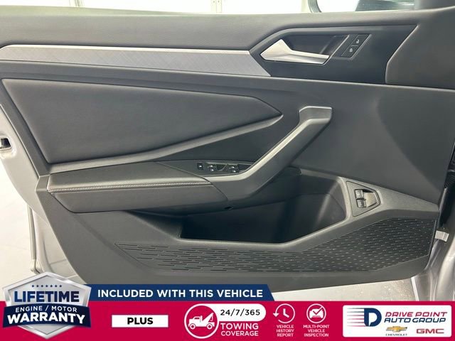 Used 2024 Volkswagen Jetta SE FWD image 10