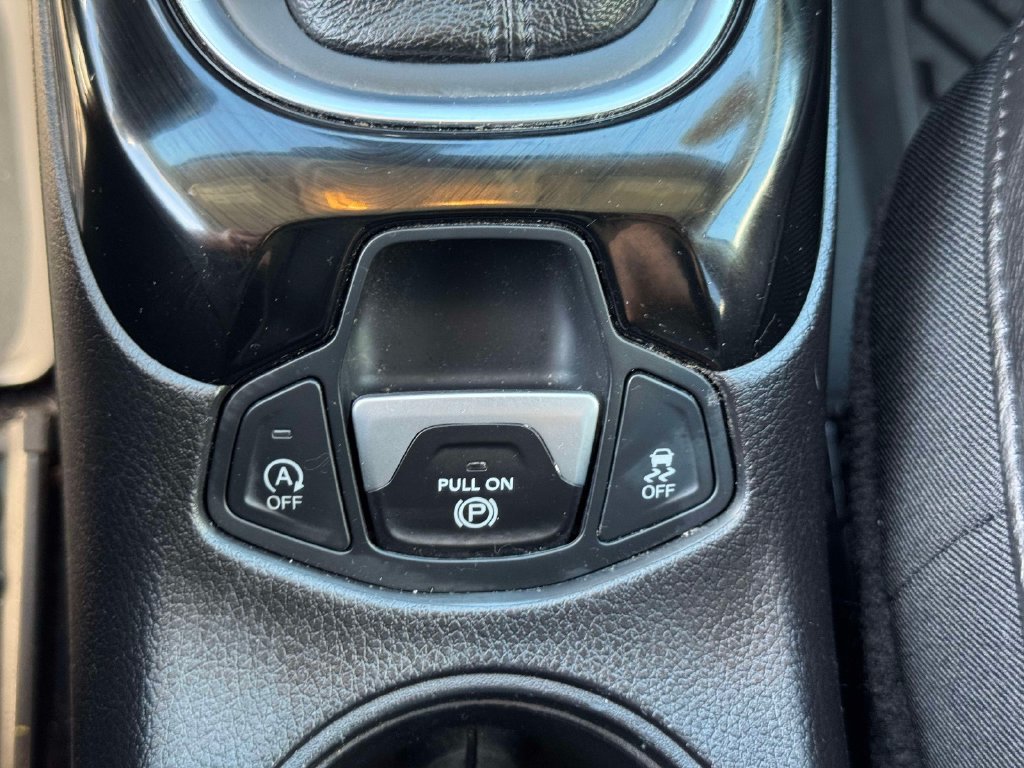Used 2019 Jeep Compass Latitude AWD/4WD image 33