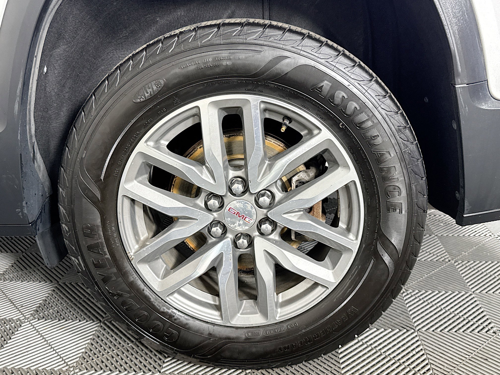Used 2018 GMC Acadia SLE FWD image 36