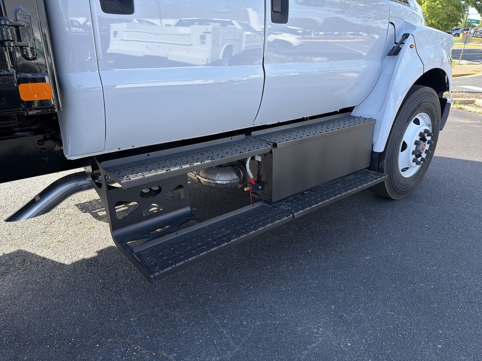 New 2027 Ford F750 2WD Crew Cab Super Duty image 17