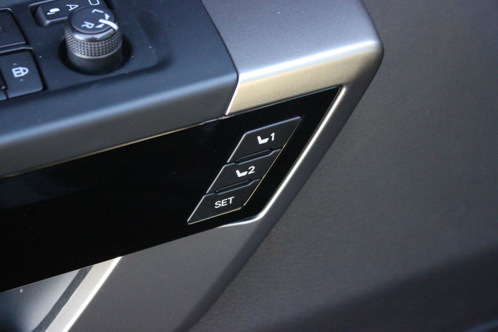 Used 2024 Toyota Tundra Limited w/ Power Package image 15