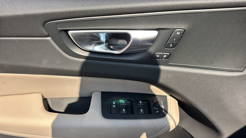 New 2026 Volvo XC60 T8 Plus w/ Protection Package Premier AWD/4WD image 12