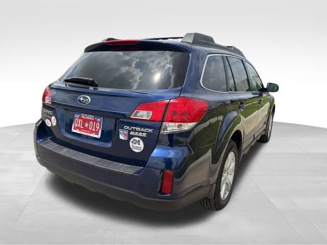Used 2010 Subaru Outback 2.5i Limited AWD/4WD image 6