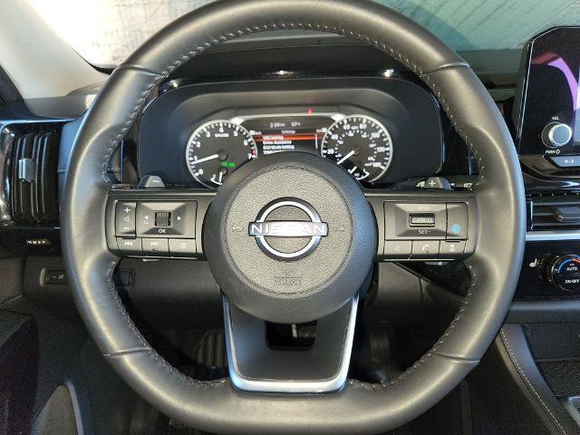 Certified 2025 Nissan Pathfinder SV image 23