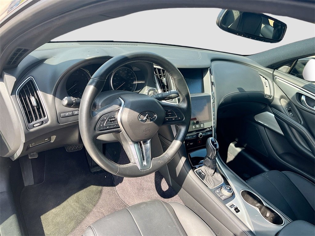 Used 2020 INFINITI Q60 3.0t Luxe w/ Essential Package image 9