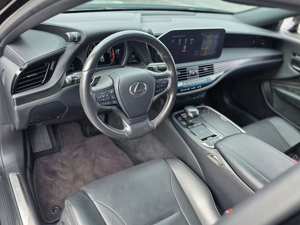 Used 2021 Lexus LS 500 w/ Accessory Package (Z1) RWD image 21