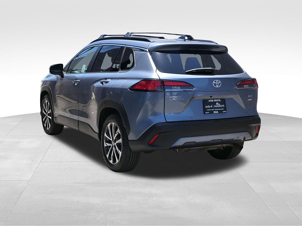 Used 2023 Toyota Corolla Cross XLE w/ Convenience Package AWD/4WD image 5