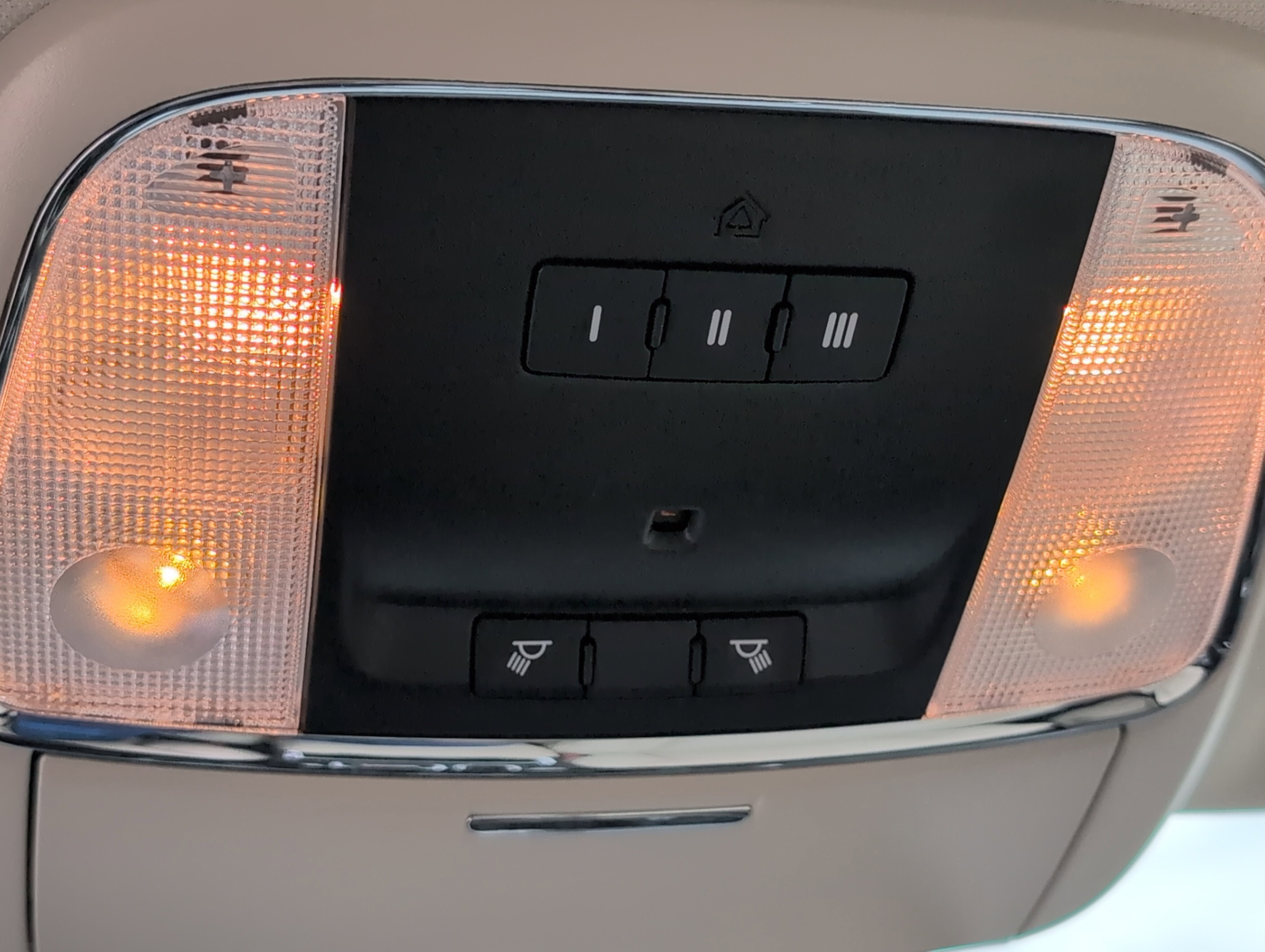 Used 2020 Chrysler 300 Limited w/ Safetytec Plus Group image 17